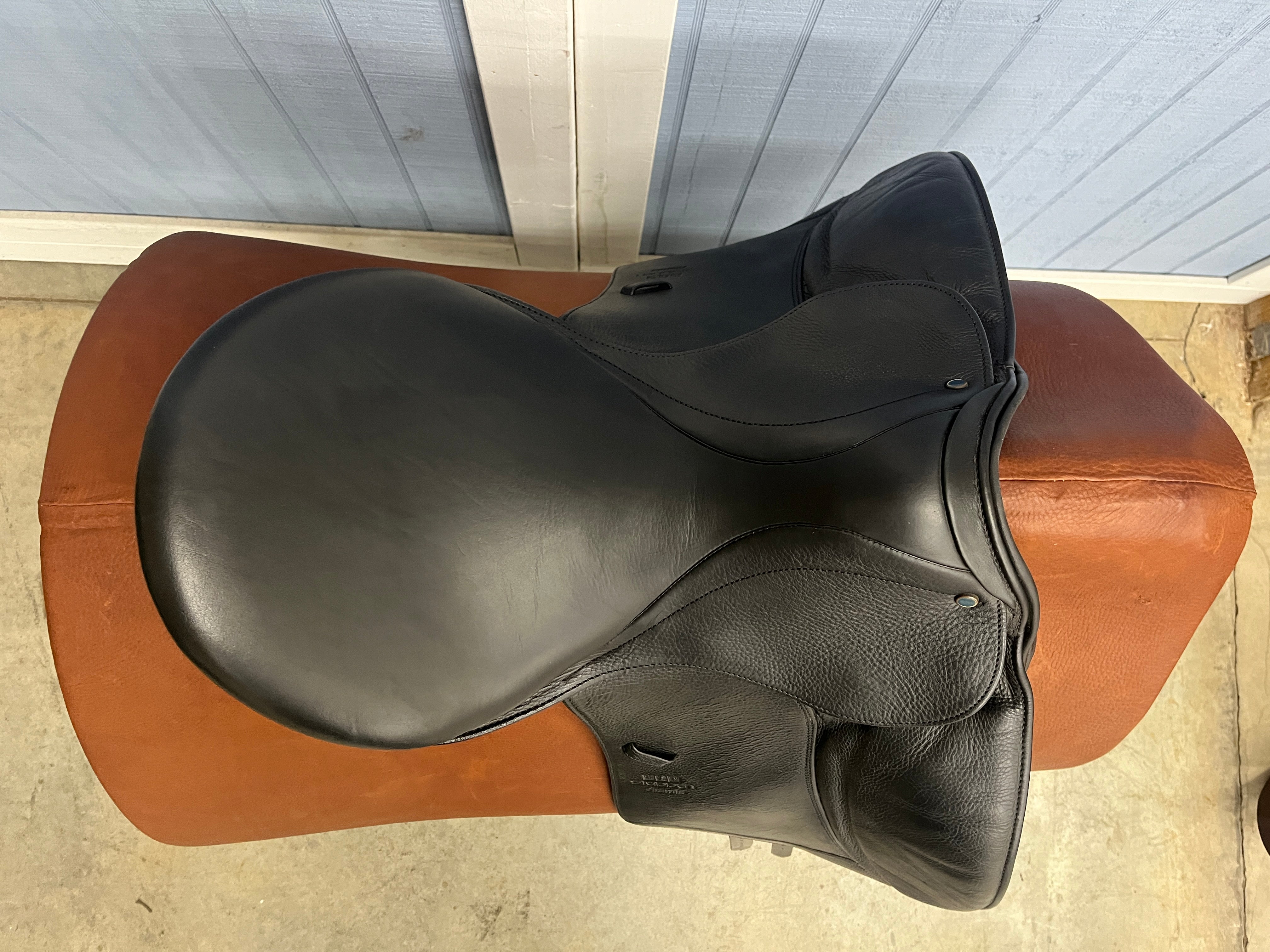D Aramis *18"/27cm**Long Flap*