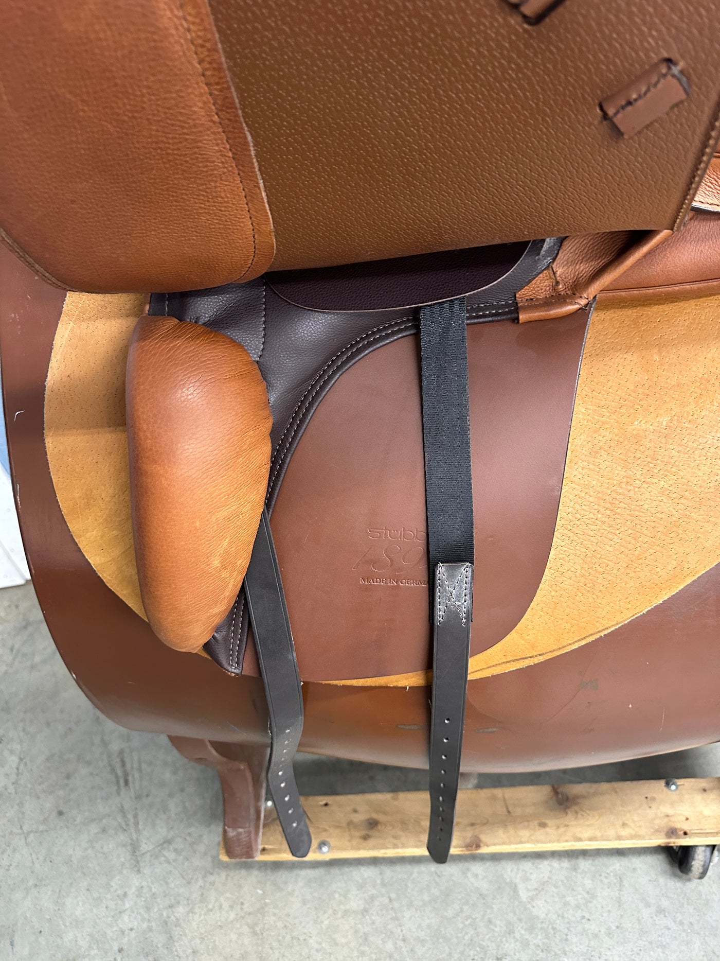 D 1894 17.5"31cm Short Flap